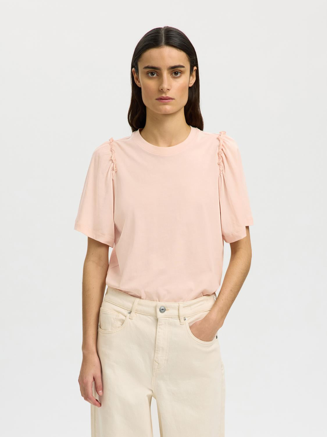 model_shot-front